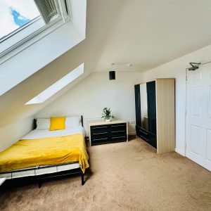 Room 5 - King Size - 2nd Floor (1)