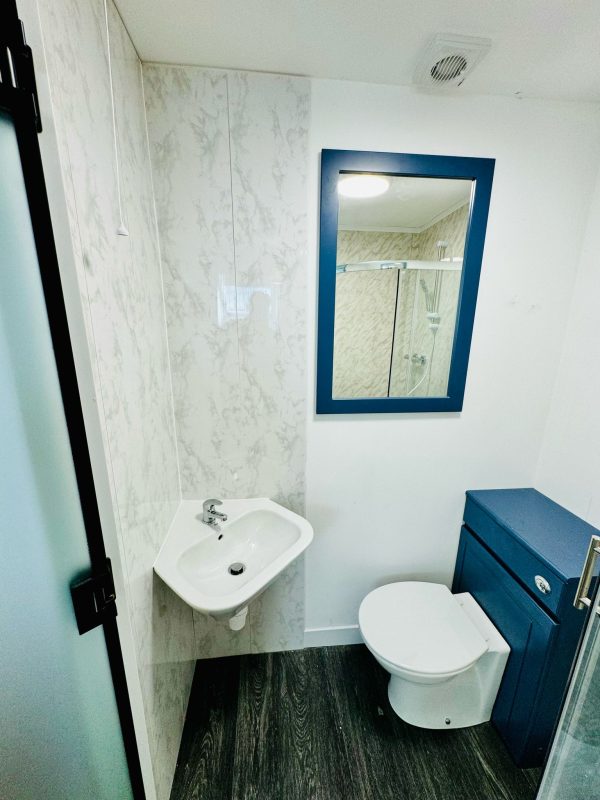 Room 6 - King Size Ensuite - 2nd Floor - Image 2
