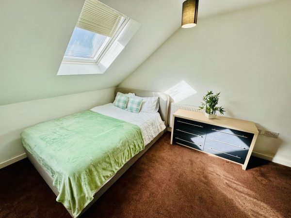 Room 6 - King Size Ensuite - 2nd Floor - Image 8